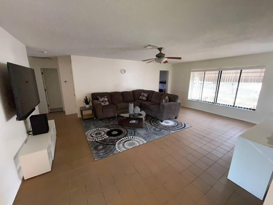 Lakeside Retreat - 3 Bedroom, 2 Bathroom House By The Lake Lakeland Exterior photo