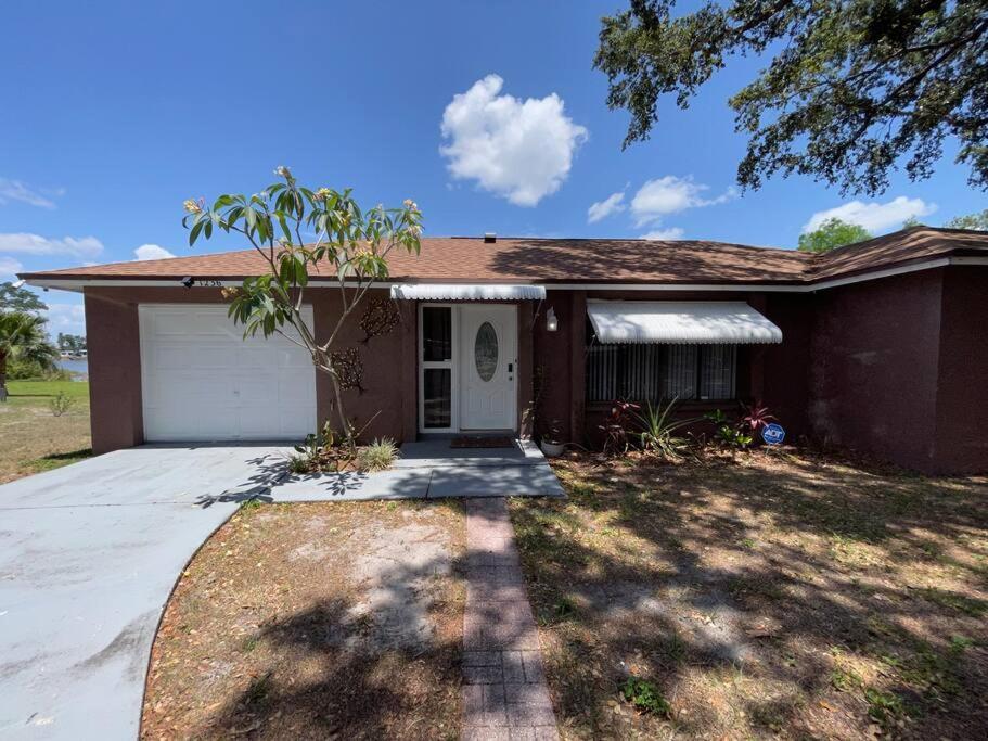 Lakeside Retreat - 3 Bedroom, 2 Bathroom House By The Lake Lakeland Exterior photo